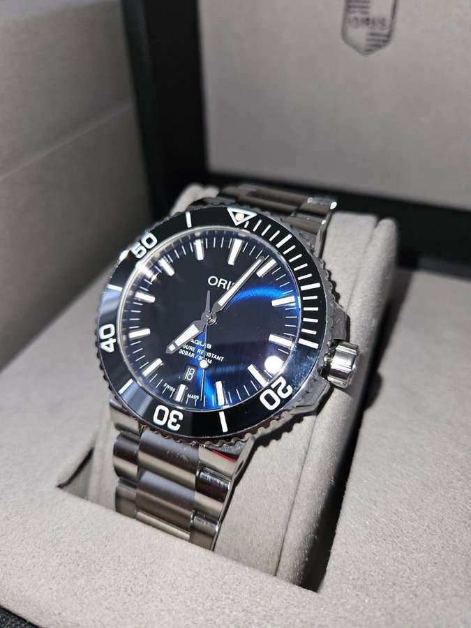 Oris Aquis Date 435mm