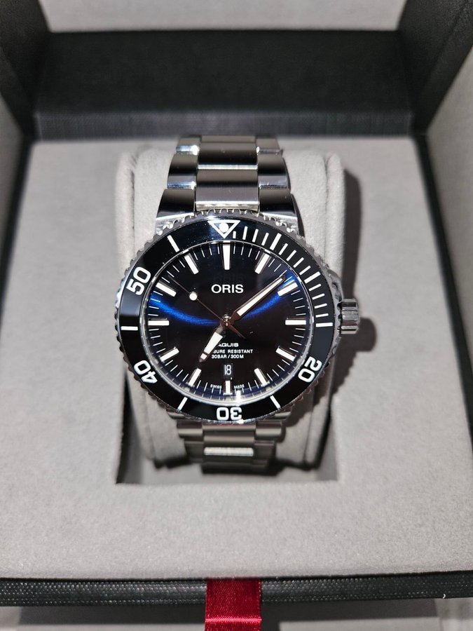 Oris Aquis Date 435mm