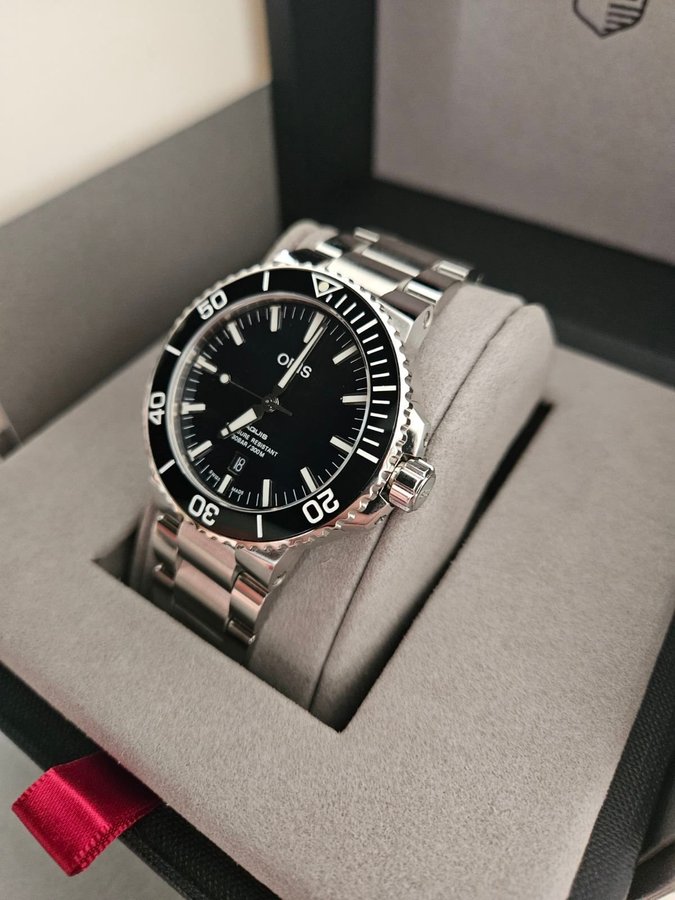 Oris Aquis Date 435mm