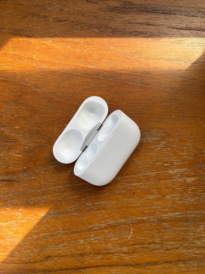 Apple Airpods Pro Case 2nd – oanvänt med originalförpackning