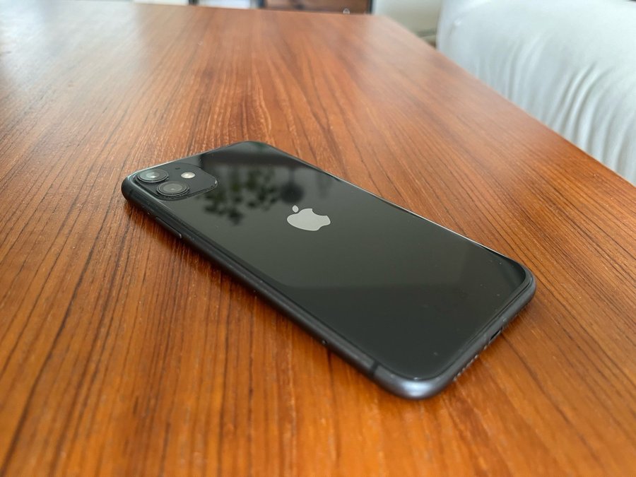 Apple iPhone 11 - Svart