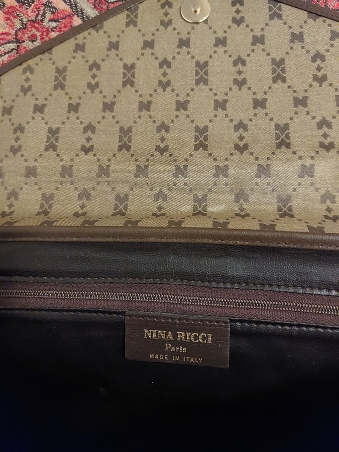 VINTAGE KUVERTVÄSKAN NINA RICCI PARIS