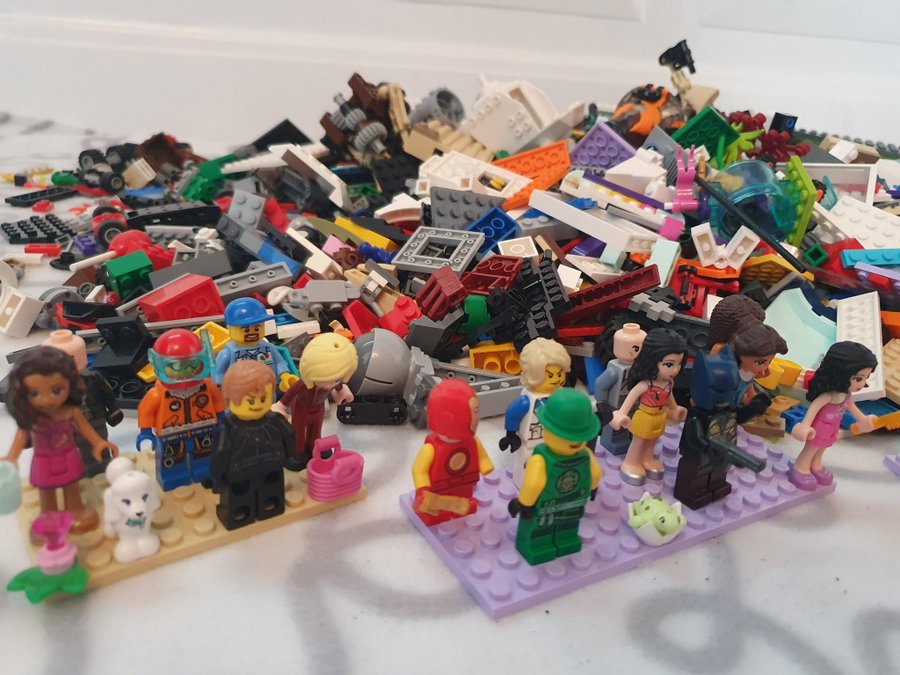 Blandat LEGO - se bilder! Figurer  Delar Totalt Över 5Kg
