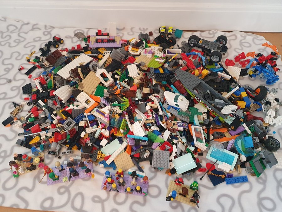 Blandat LEGO - se bilder! Figurer  Delar Totalt Över 5Kg