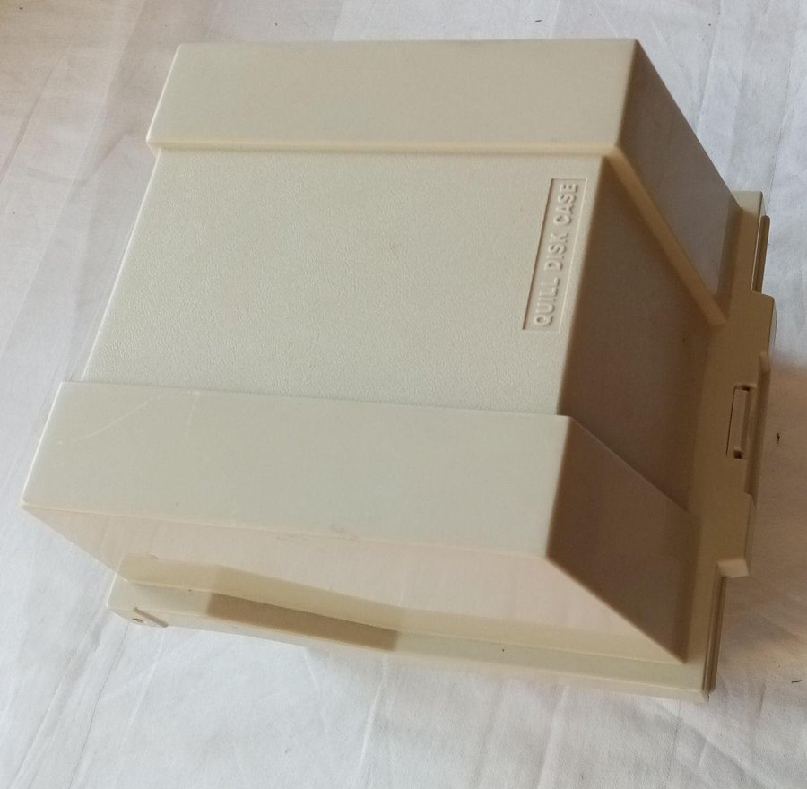 Quill Disk Case - Diskettbox för 525"-Disketter - Commodore 64 / C64