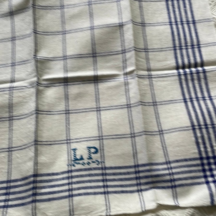 Underbara oanvända tjocka kökshanddukar i vitt och blått linne
