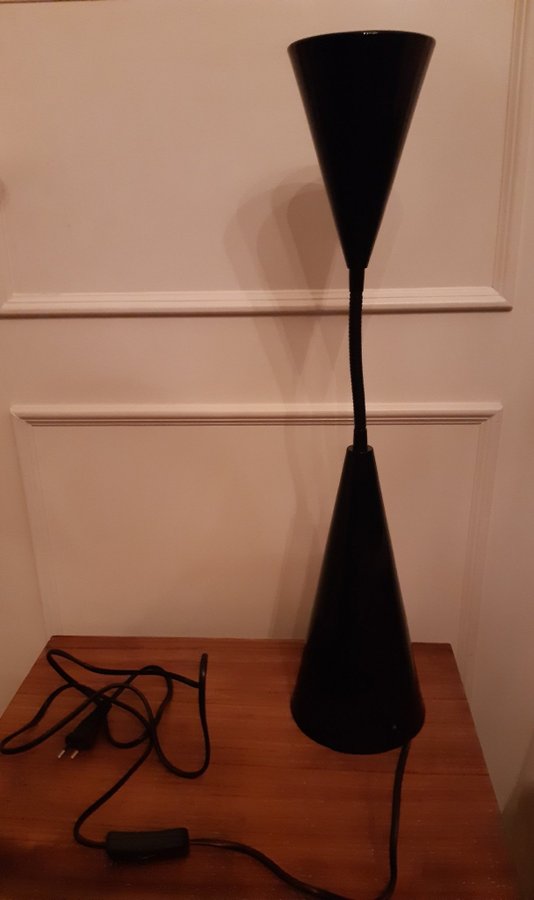 Bordslampa svart grön metall Lyktan Bankeryds belysning Retro stil