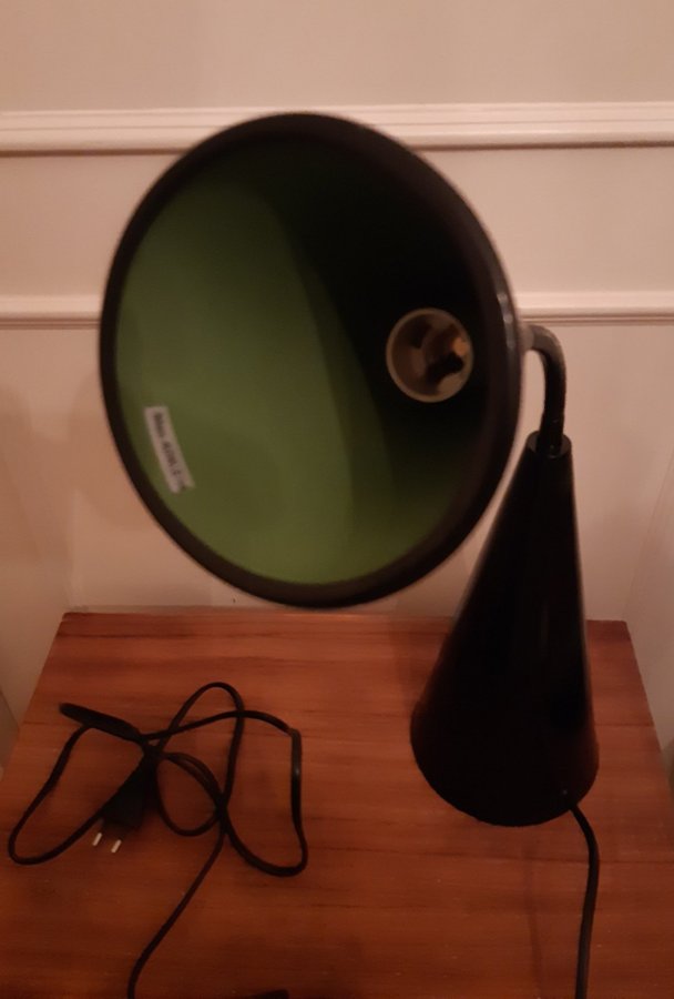 Bordslampa svart grön metall Lyktan Bankeryds belysning Retro stil