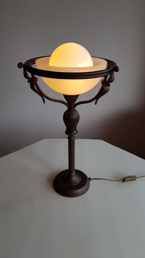 Antik lampa (retro)