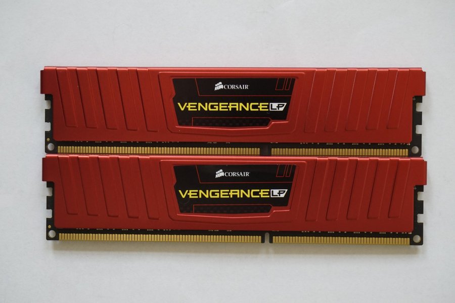 8GB (2x4GB) DDR3-1600 MHz Corsair Vengeance LP 1600MHz
