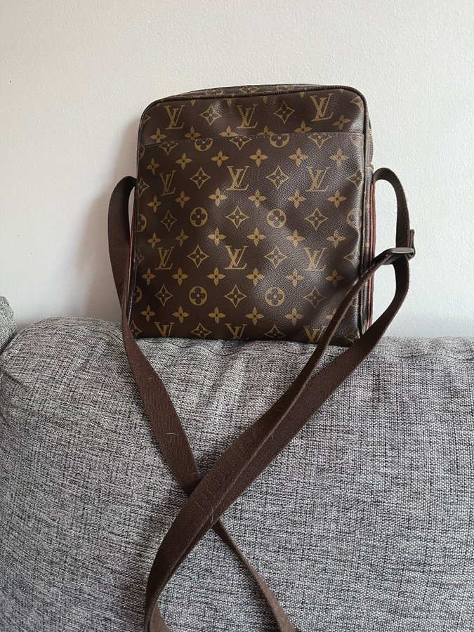 Louis Vuitton Beaubourg crossbody bag