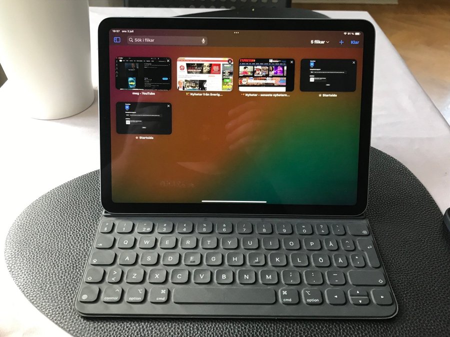 Apple IPad Air + Smart Keyboard Folio+nytt fodral