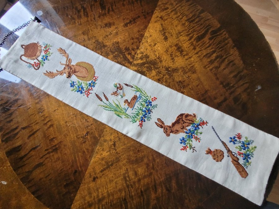 Fin vepa klocksträng handbroderad djur jaktmotiv 16×76cm CW?