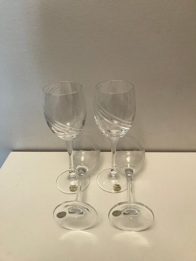 4 st Fina vinglas med slipat mönster J G Durand Cristal France Nyskick