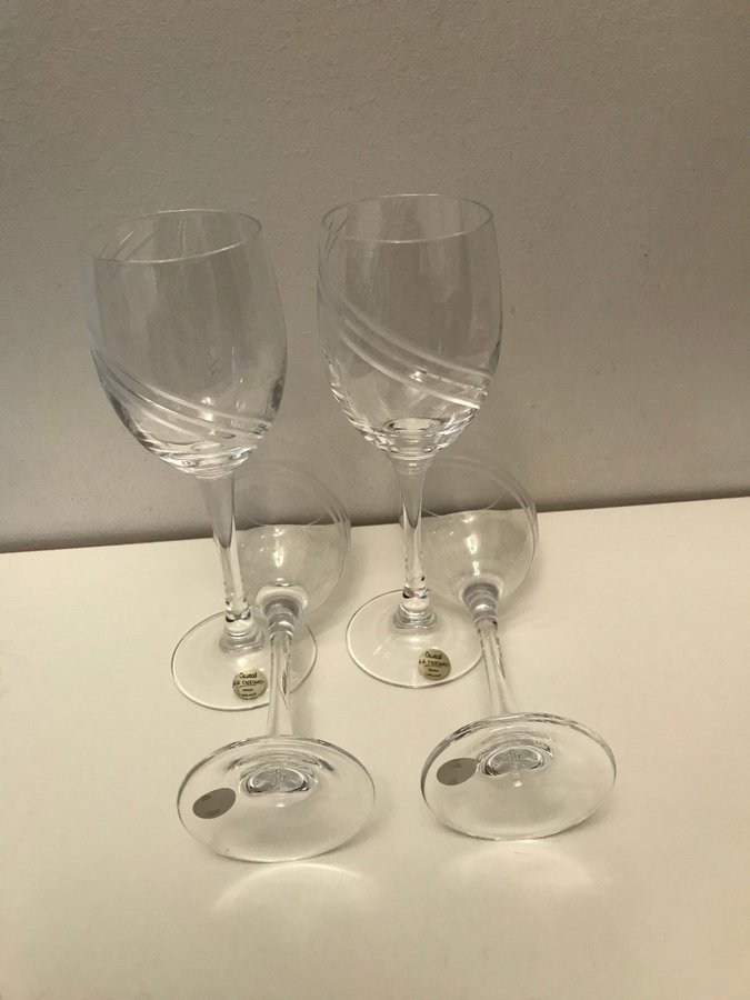 4 st Fina vinglas med slipat mönster J G Durand Cristal France Nyskick