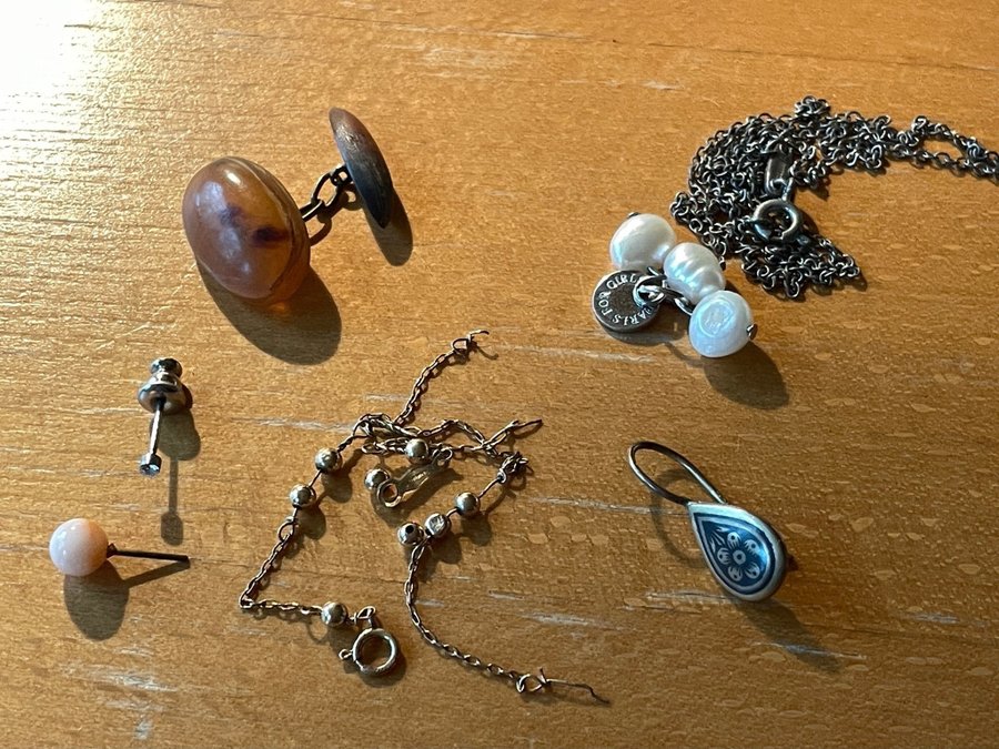 Paket med diverse skrot-smycken