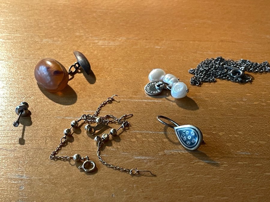 Paket med diverse skrot-smycken
