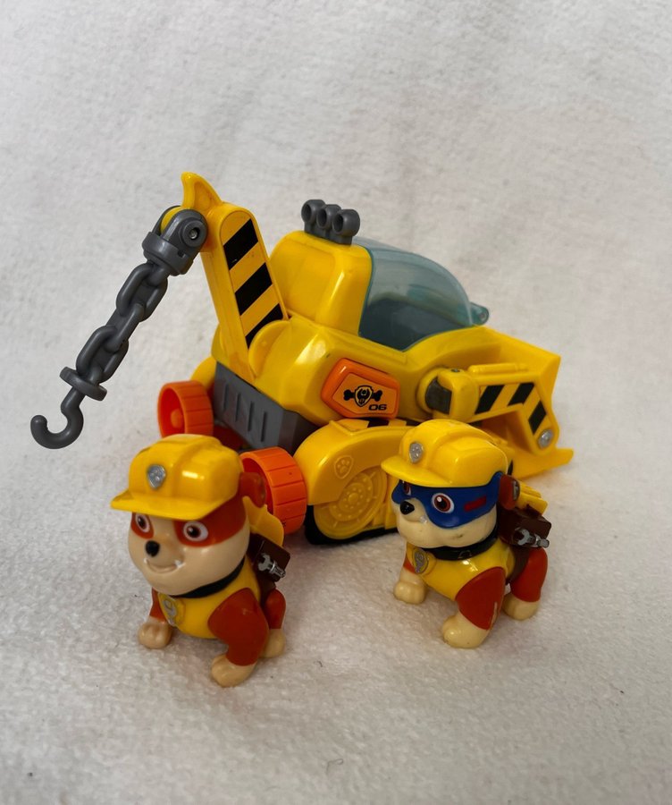 2 Rubble figurer ur Paw Patrol med Rubble's Bulldozer