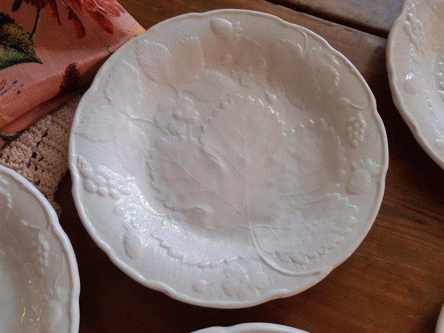 Vintage 9 assietter DAVENPORT BURLEIGH relief Strawberry and Grape Leaf England