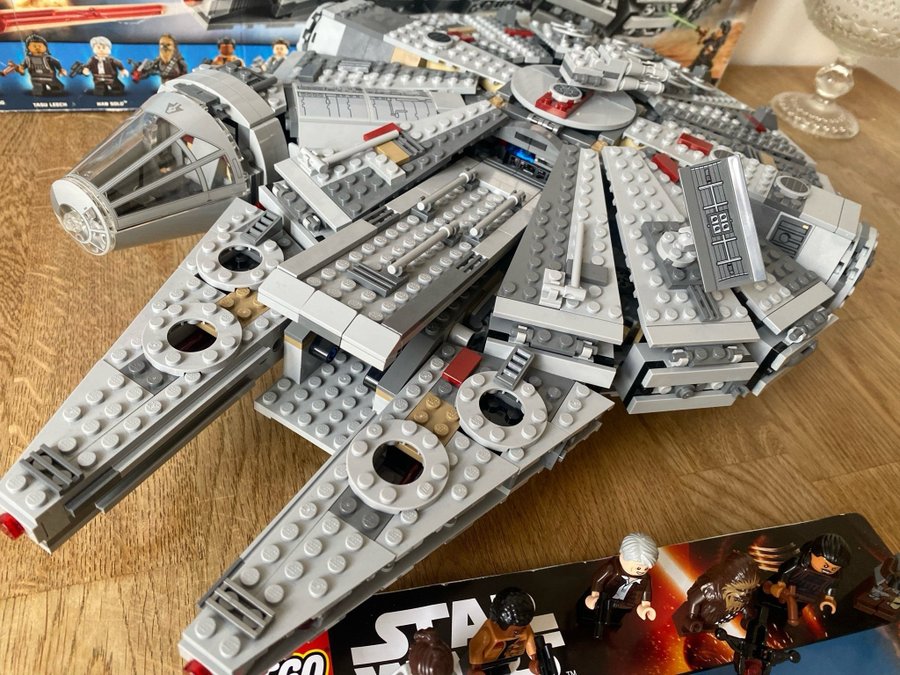 LEGO Star Wars Millennium Falcon 75105