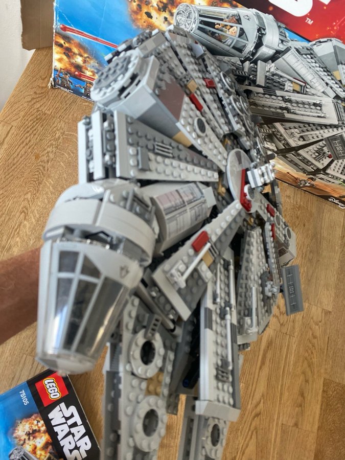 LEGO Star Wars Millennium Falcon 75105