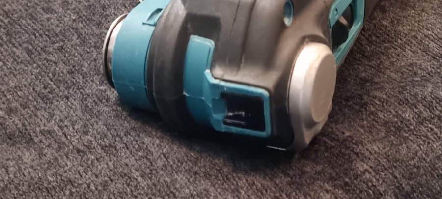 Makita DTM52 Oscillating Multi-Tool