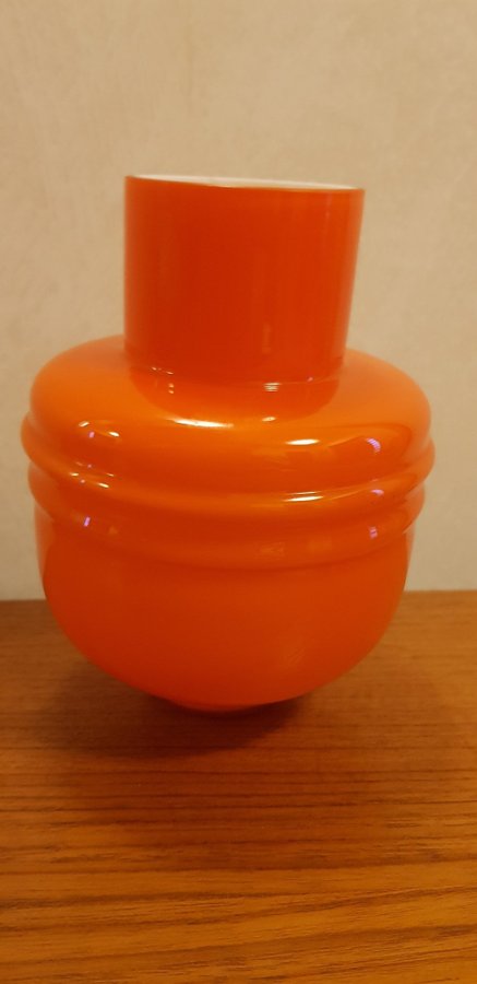 LAMPGLAS I ORANGE - VIT OPAK INSIDA FÖNSTERLAMPA 70-TALSFÄRG RETRO UDDA FORM