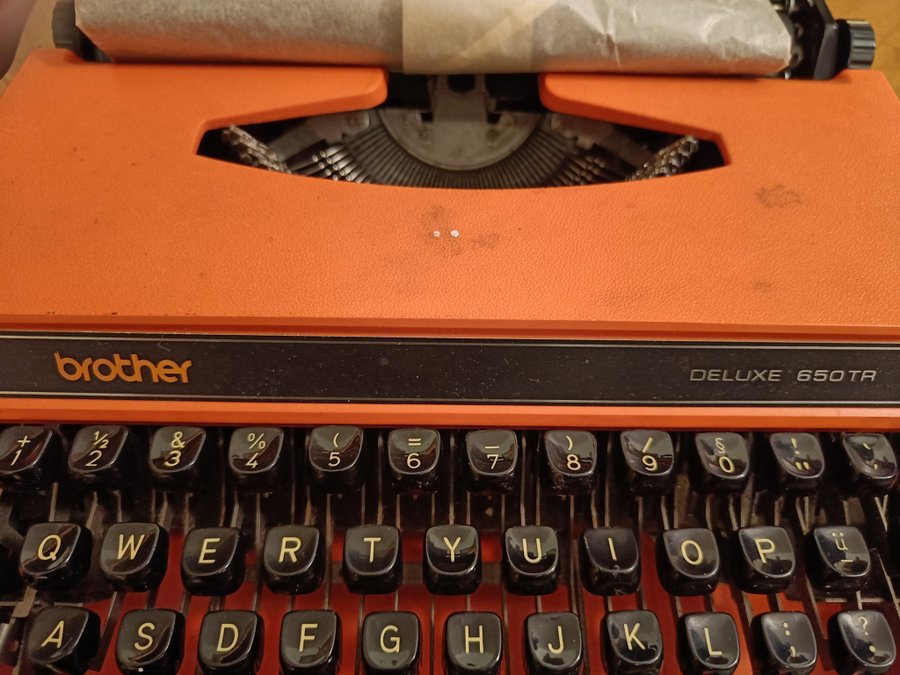 Vintage skrivmaskin Brother Deluxe 650 TR