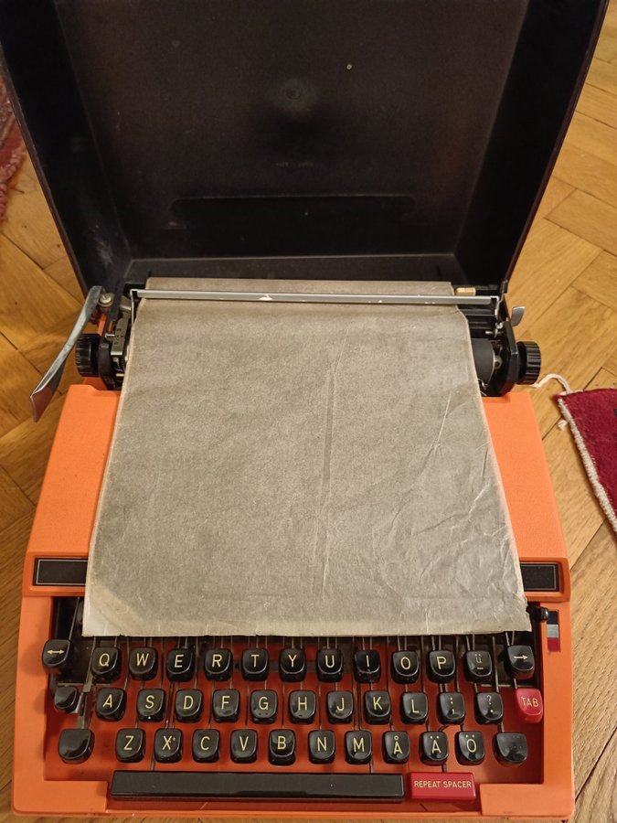 Vintage skrivmaskin Brother Deluxe 650 TR