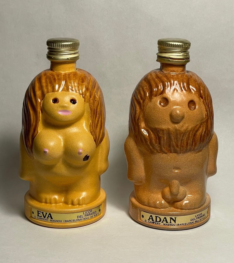 Två miniatyrer flaskor i form av Adam och Eva Licor Del Paraiso Barcelona