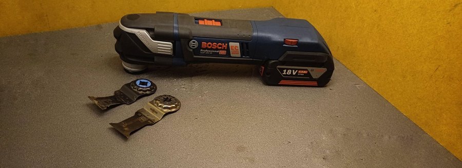 Bosch Professional 18V Multiverktyg + Batteri