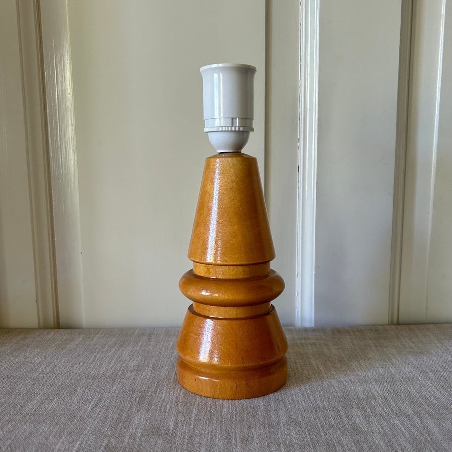 Bordslampa Svarvad Trälampa Lampa Trä Hantverk Hemslöjd Retro Vintage