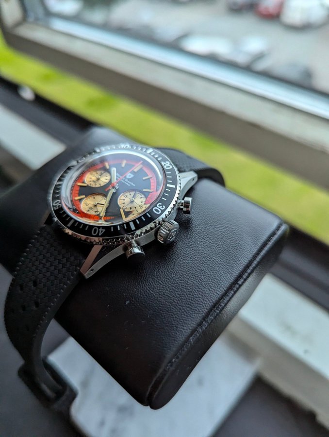 Nivada Grenchen Chronoking "Paul Newman" Orange