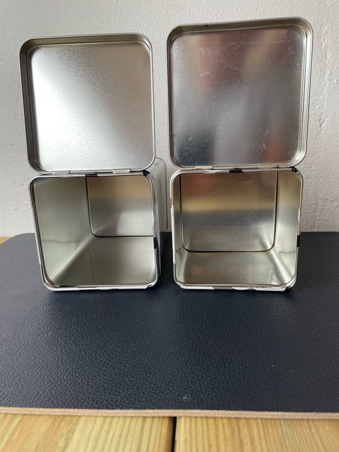 2 st Marimekko Unikko Burkar Vintage Silver Vit Svart Plåtburkar Finland