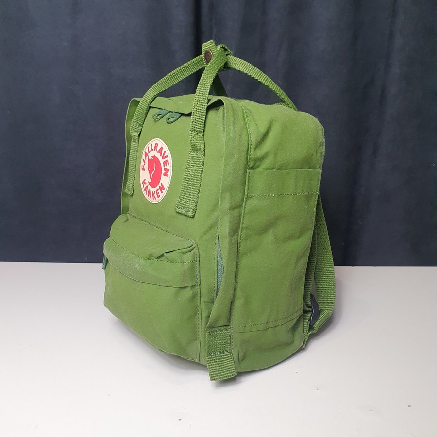 Fin Fjällräven Kånken Mini Ryggsäck - Grön - Perfekt till utflykt 7L