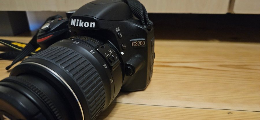 Nikon D3200 med objektiv