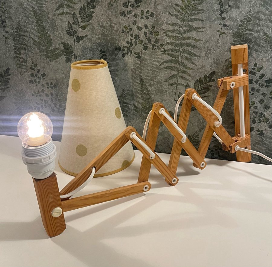 Saxlampa Retro Vägglampa i trä IKEA