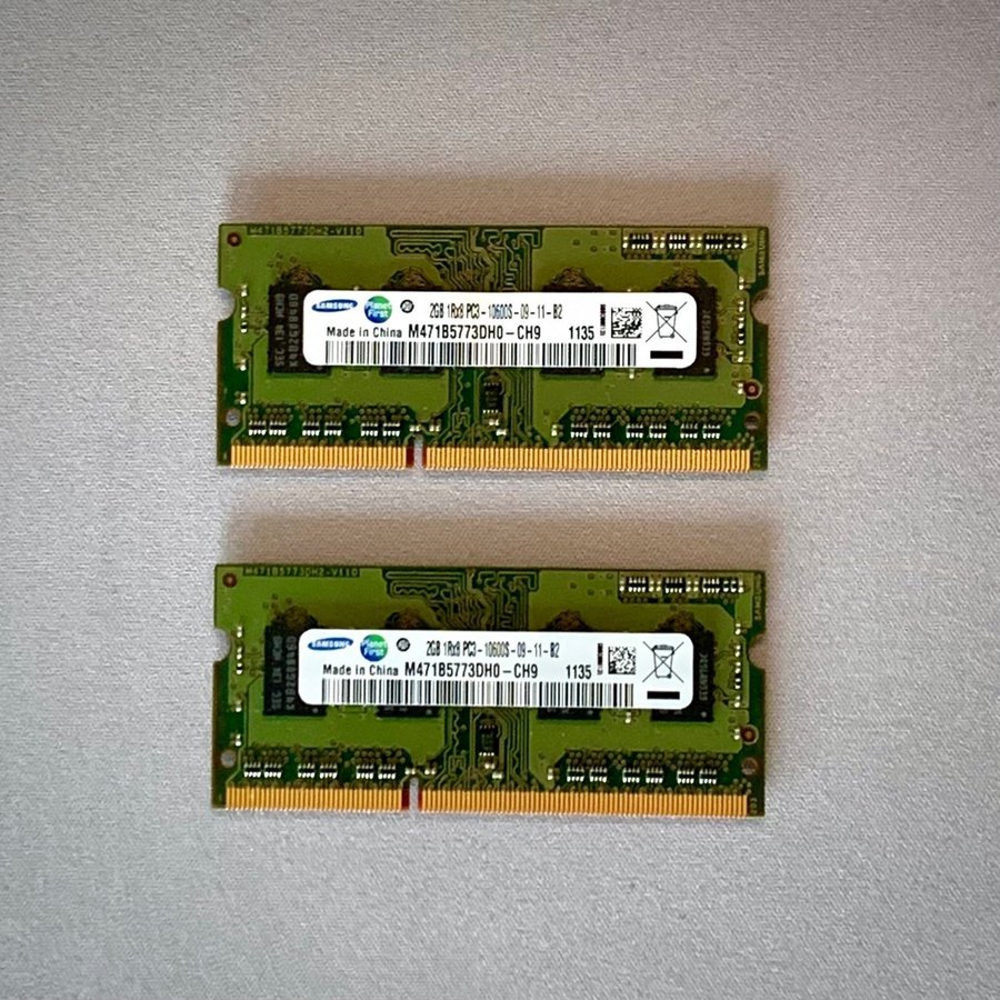 Samsung 4GB (2x2GB) DDR3 RAM PC3-10600 204-Pin Laptop SODIMM