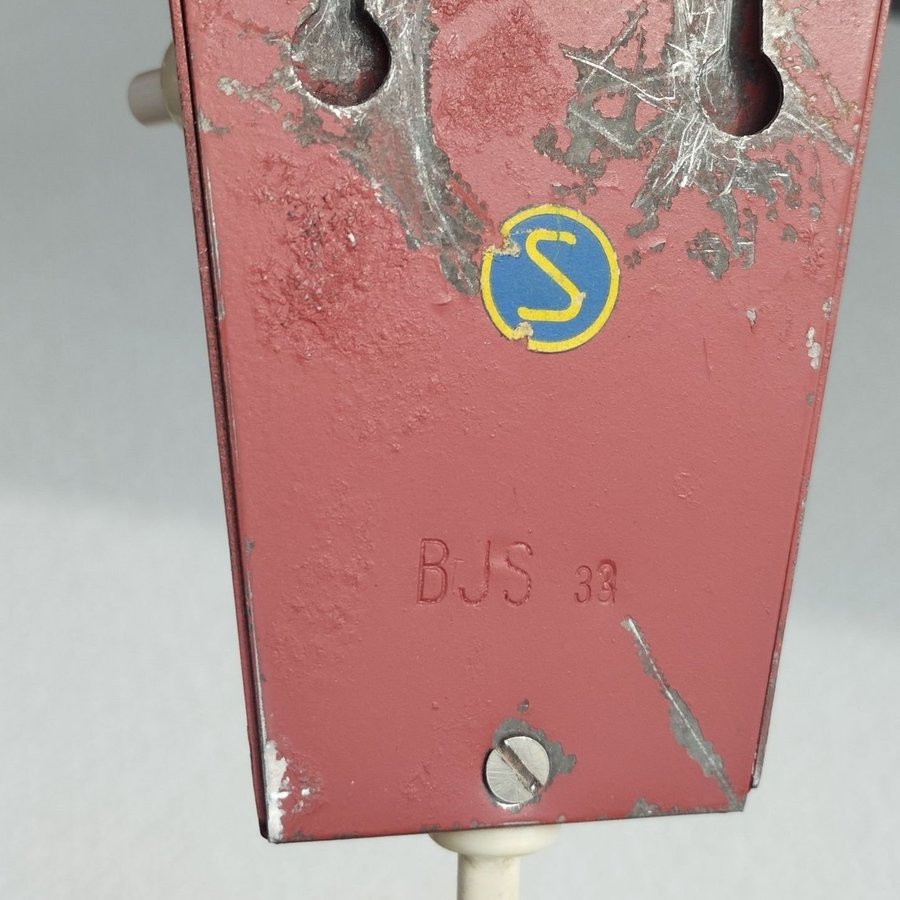 Vintage BJS typ33 vägglampa i plåt  mässing 1950-tals