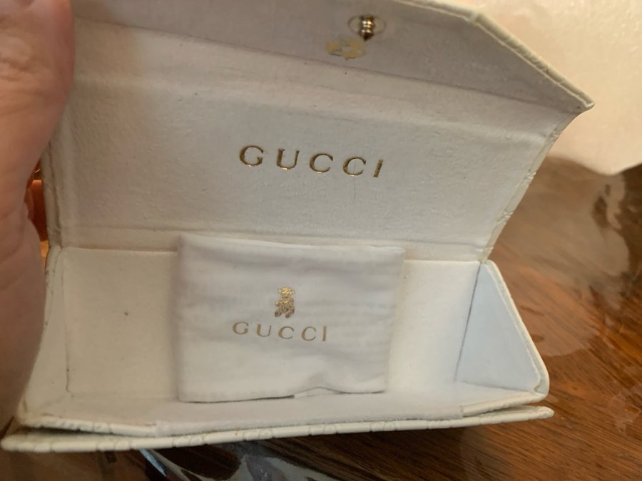 GUCCI solglasögon för barn Så SNYGGA i nyskick med fodral/duk