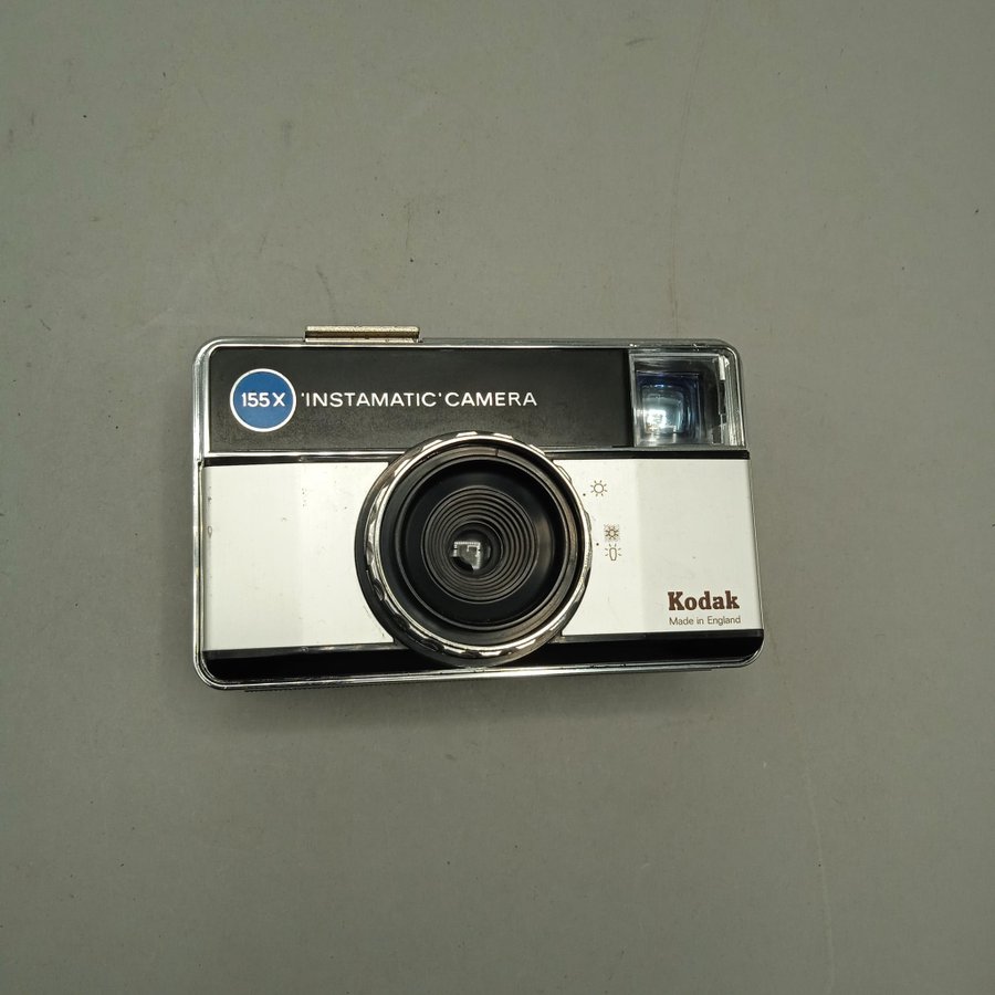 Instamatic Camera i svart/silver Kodak i fodral 126 film