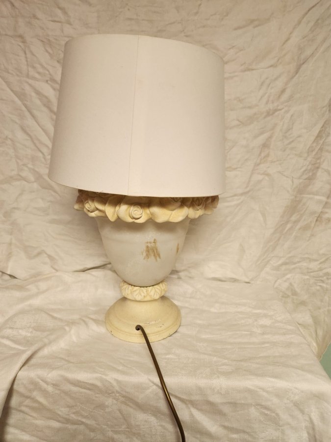 En vacker retro lampa annorlunda stil utrop 1kr