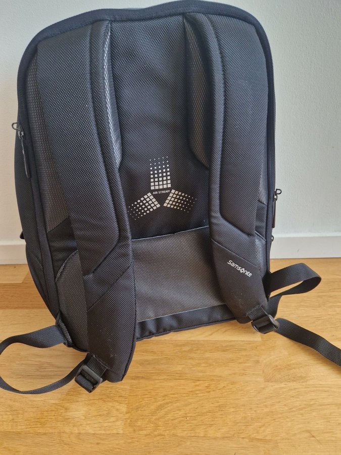 SAMSONITE datorryggsäck 14" ordpris 1399kr