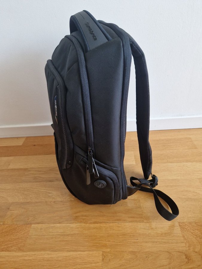 SAMSONITE datorryggsäck 14" ordpris 1399kr