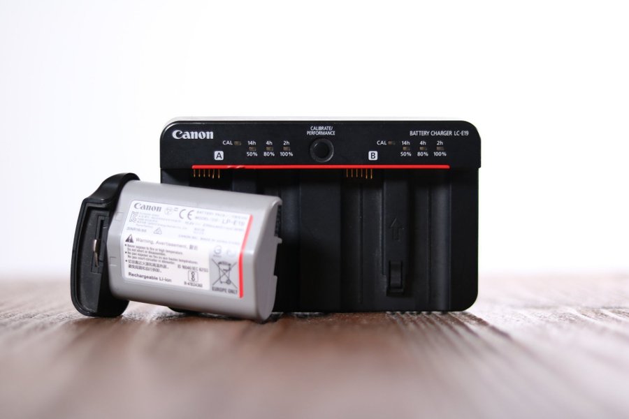 Canon 1DX Mark II + extrabatteri/ Ca 155000 exponeringar