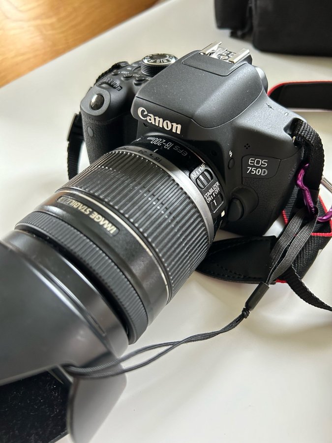 Canon EOS 750D med objektiv