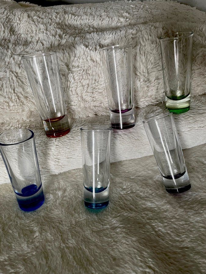 Unika shot glas Crisa 6cl med magiska färger