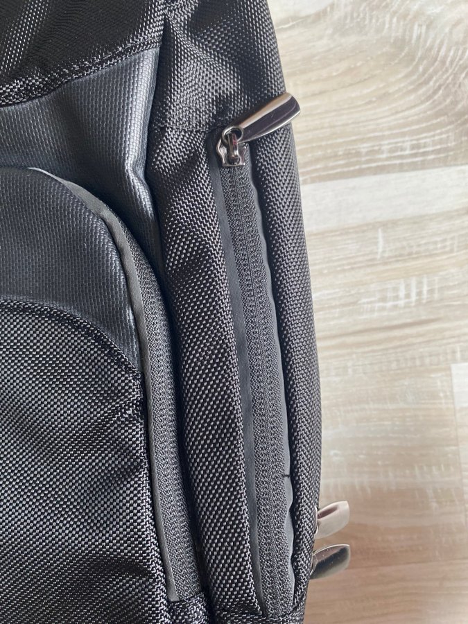 *REA* Kensington Triple Trek Ultrabook laptop dator väska bag rygg säck ryggsäck