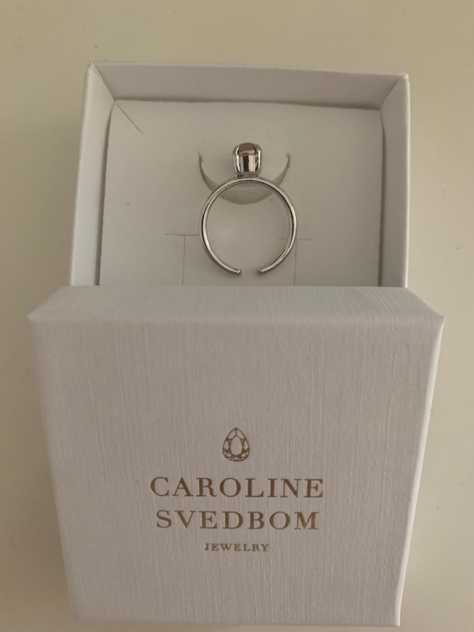 Ny ring från Caroline Svedbom