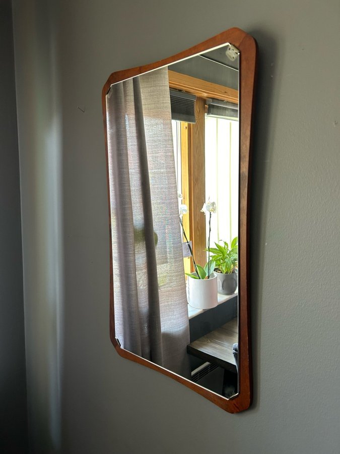 Vacker Spegel teak väggspegel art deco/ 50-tal
